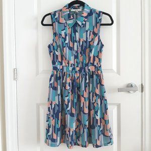 Collared high waist dress in abstract print S/P